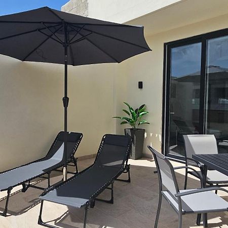 Appartement Sea Breeze Penthouse And Terrace Qawra St Paul'S Bay à San Pawl il-Baħar Extérieur photo