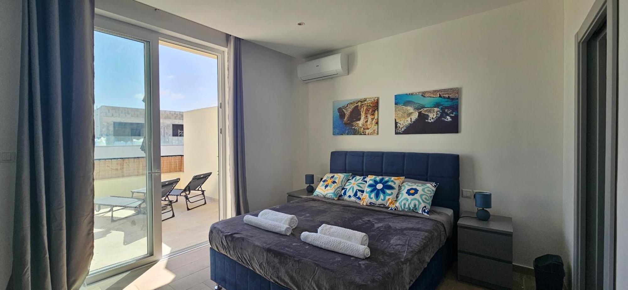Appartement Sea Breeze Penthouse And Terrace Qawra St Paul'S Bay à San Pawl il-Baħar Extérieur photo